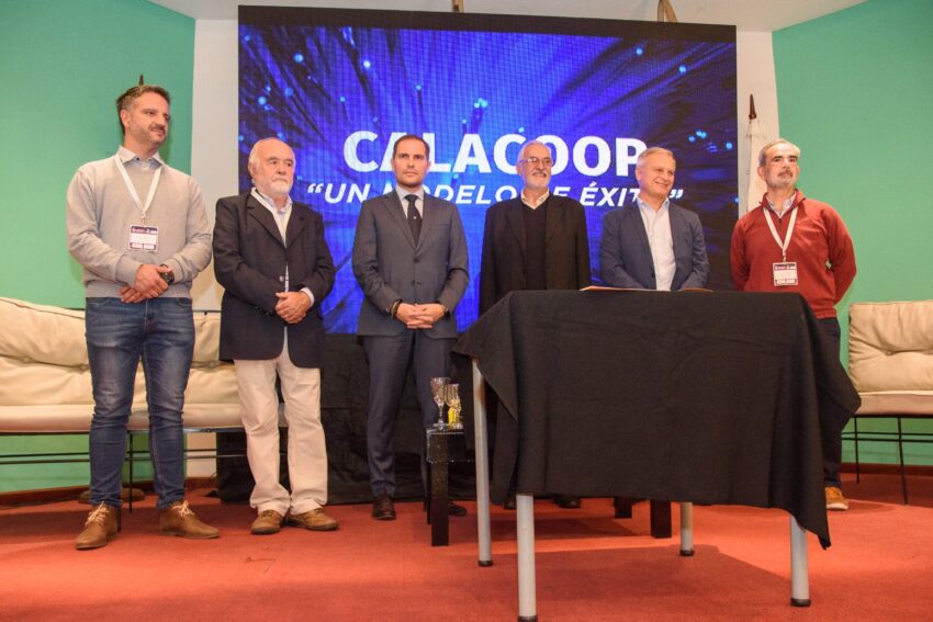 Firma de acuerdo marco entre Agencia Conectividad Córdoba y Calacoop
